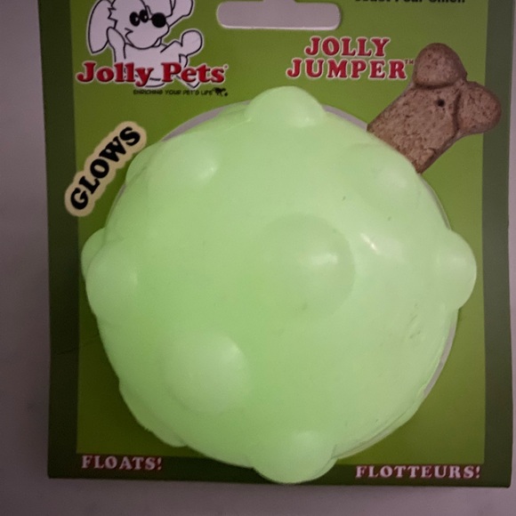 Jolly Pets Jolly Jumper Glow in Dark Floats Treat Dispenser Ball Size M NEW - Picture 2 of 7